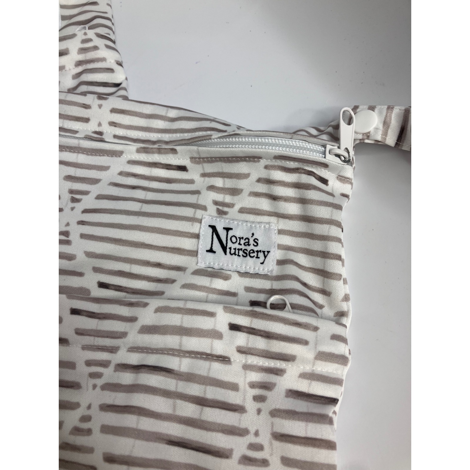 Nora's Nursery Wet Bag Set Baby Os Neutral Excellent Geometric 2-Pack — image 2 of 7